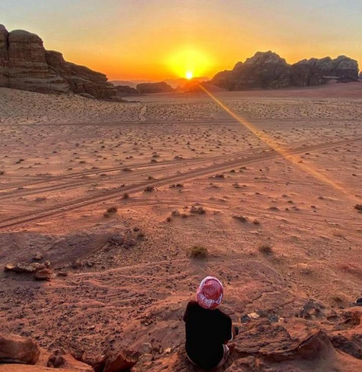 Moon City With Jeep Trips Wadi Rum Eksteriør billede