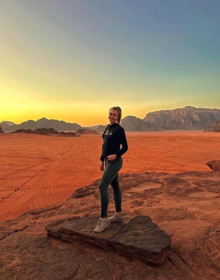 Moon City With Jeep Trips Wadi Rum Eksteriør billede