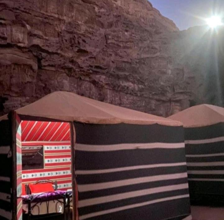 Moon City With Jeep Trips Wadi Rum Eksteriør billede