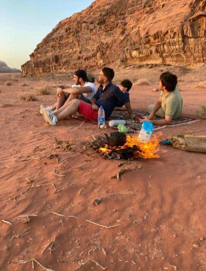 Moon City With Jeep Trips Wadi Rum Eksteriør billede